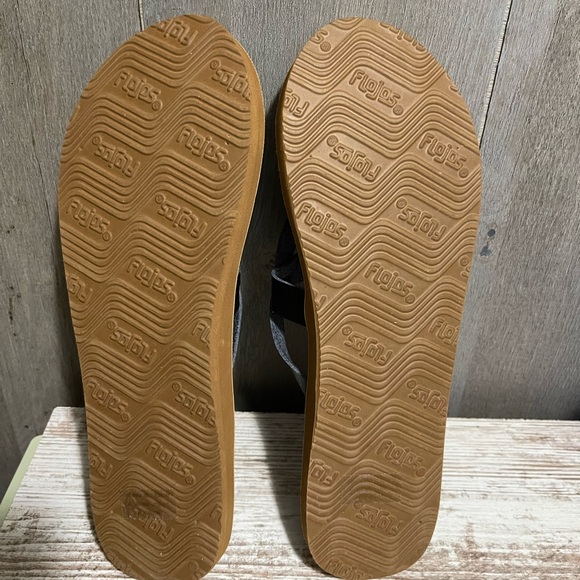 Flojos Flip-Flops - Picture 2 of 2